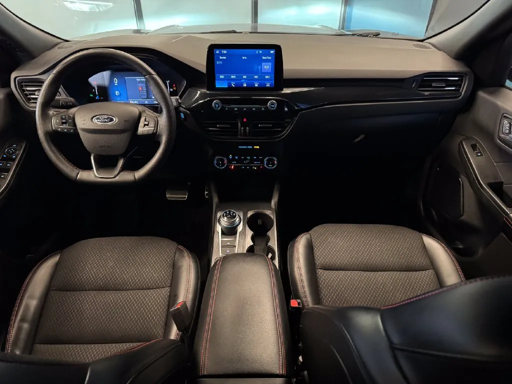 Ford Escape photo 9