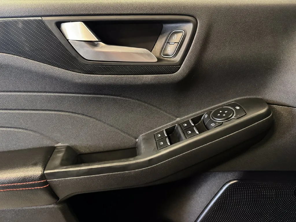Ford Escape photo 19