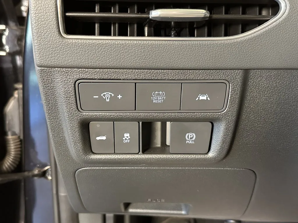 Hyundai Sonata photo 17