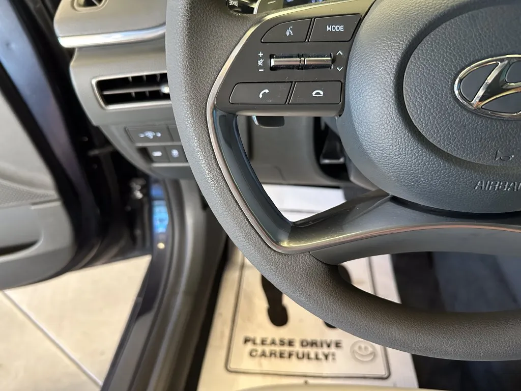 Hyundai Sonata photo 11