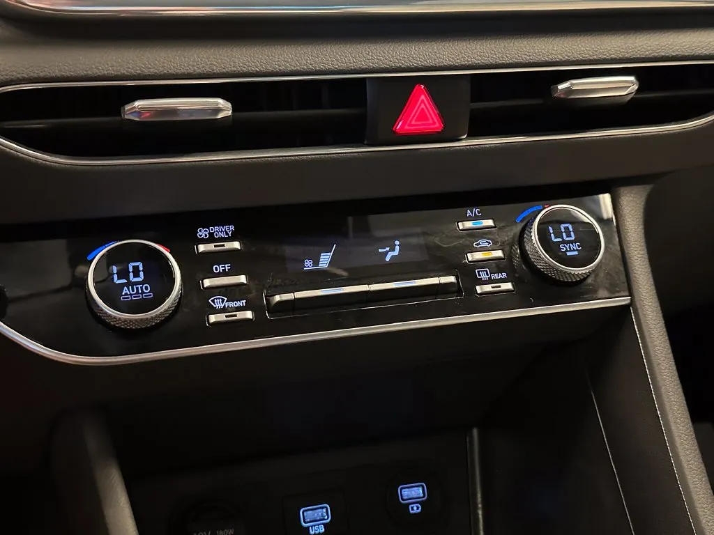 Hyundai Sonata photo 15