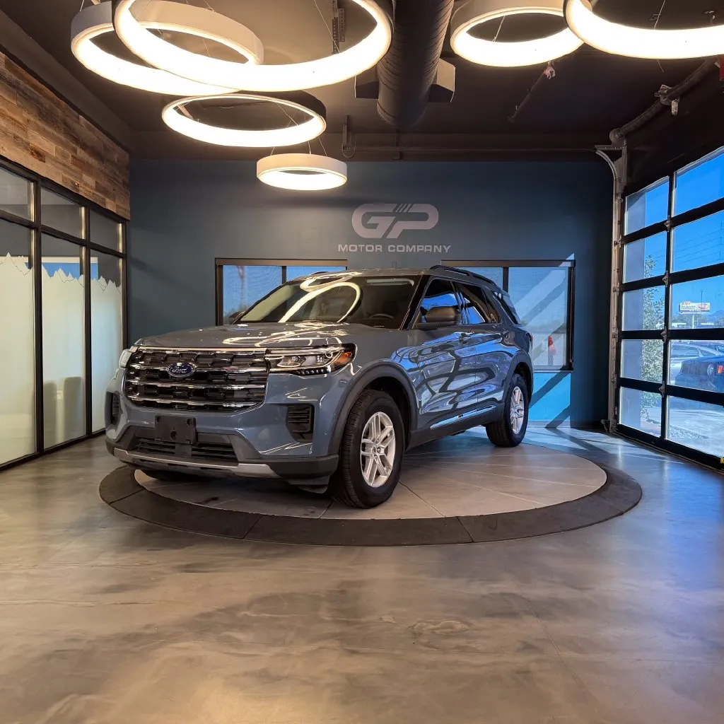 Ford Explorer photo 7