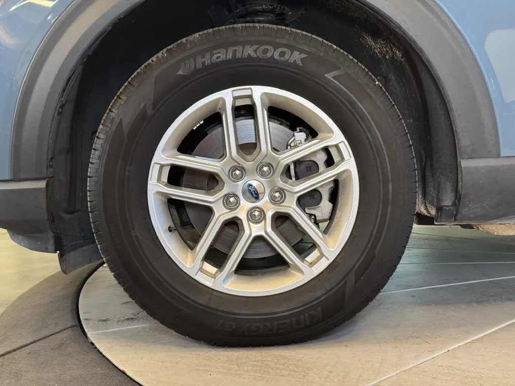 Ford Explorer photo 26