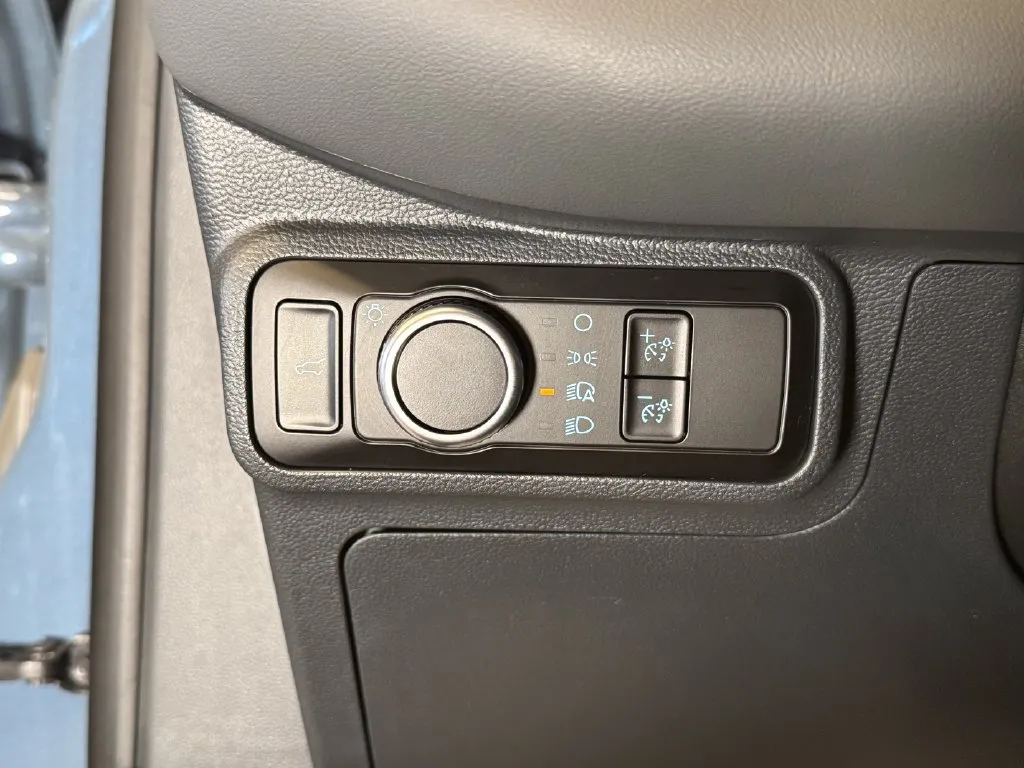 Ford Explorer photo 18