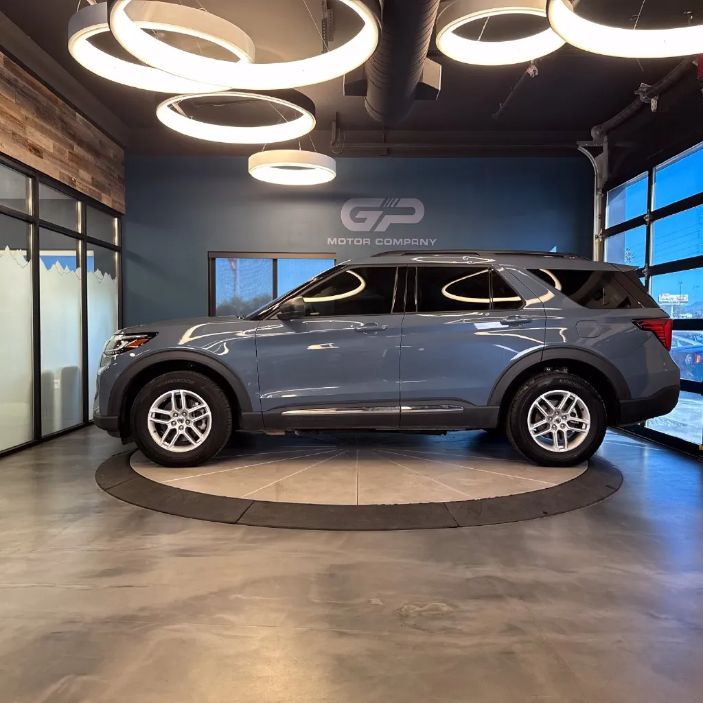 Ford Explorer photo 6