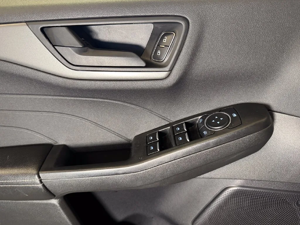 Ford Escape photo 19