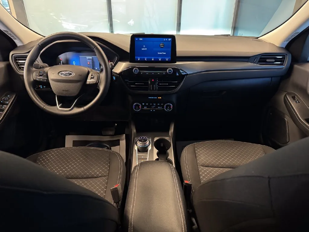Ford Escape photo 9