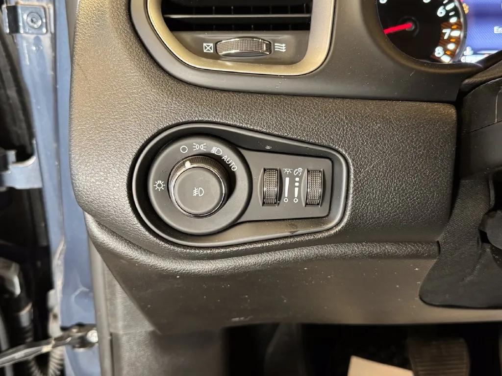 Jeep Renegade photo 18