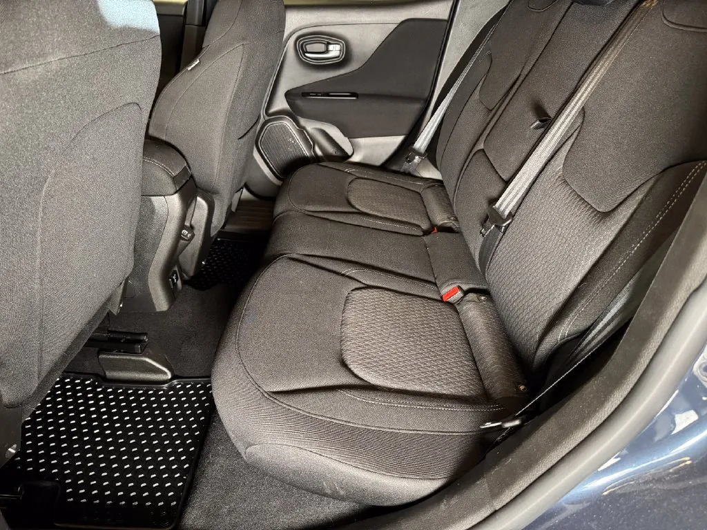 Jeep Renegade photo 21