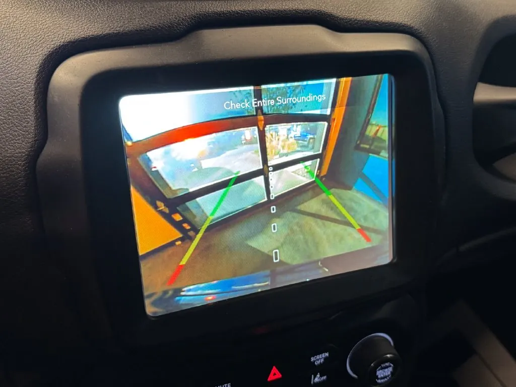 Jeep Renegade photo 14