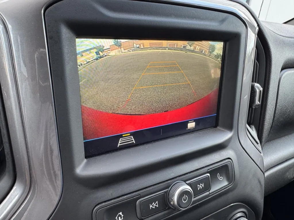 Chevrolet Silverado photo 14