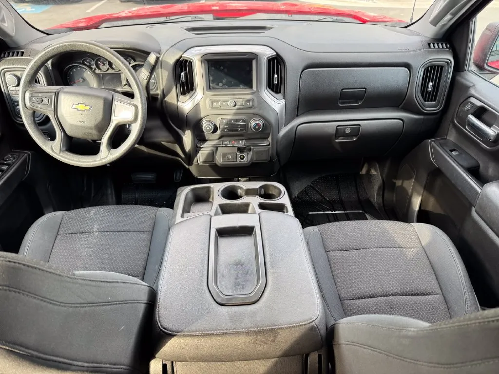 Chevrolet Silverado photo 9