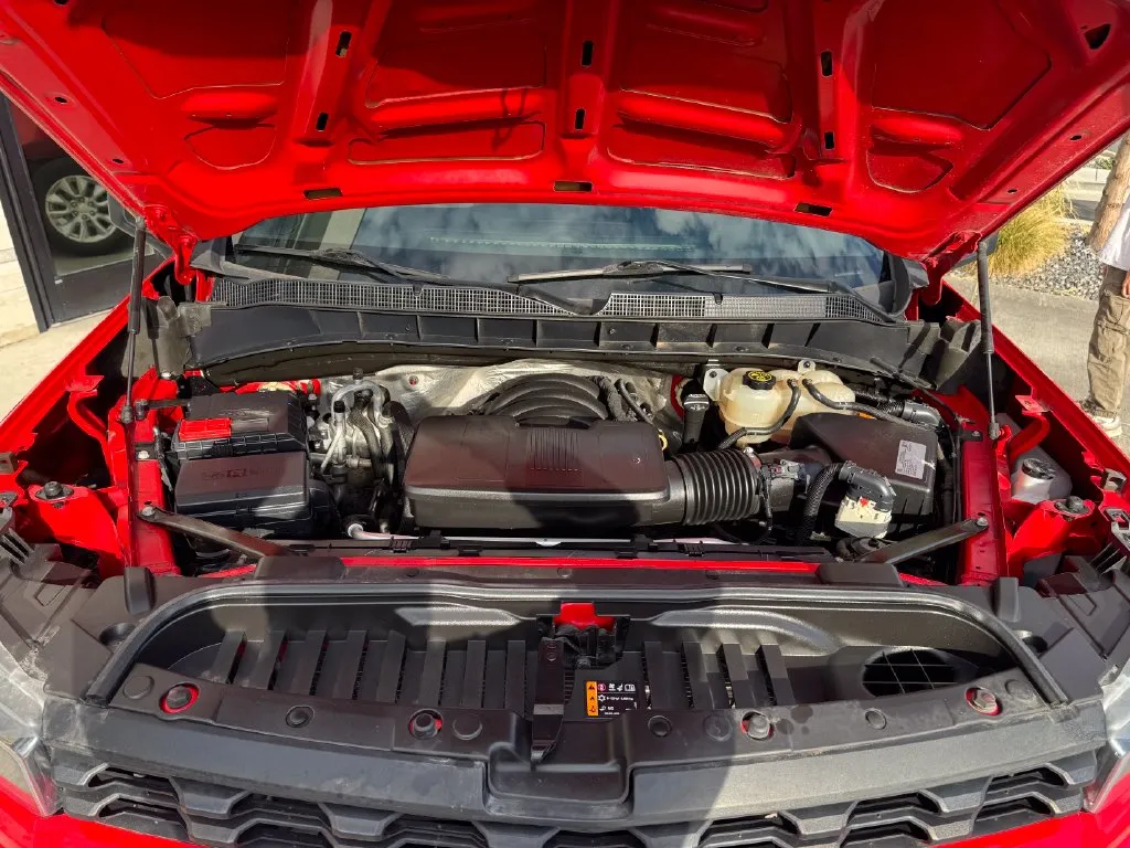 Chevrolet Silverado photo 22