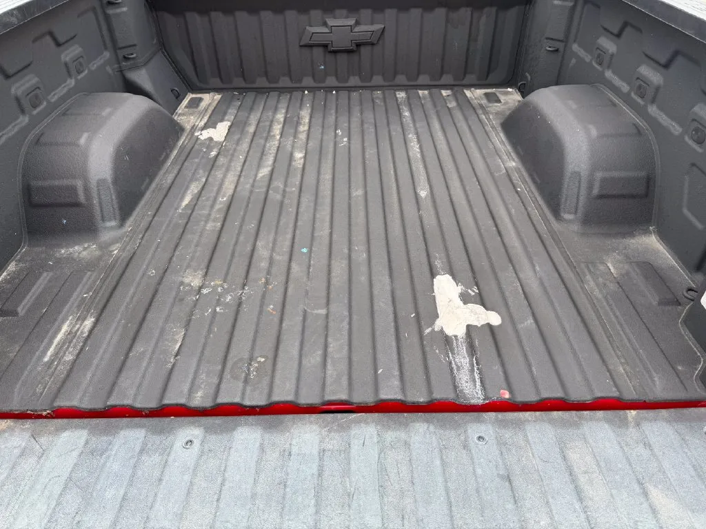 Chevrolet Silverado photo 21
