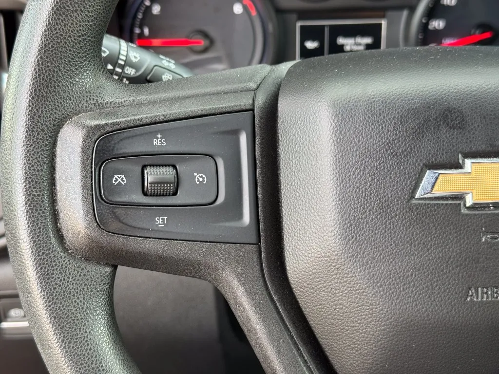 Chevrolet Silverado photo 11