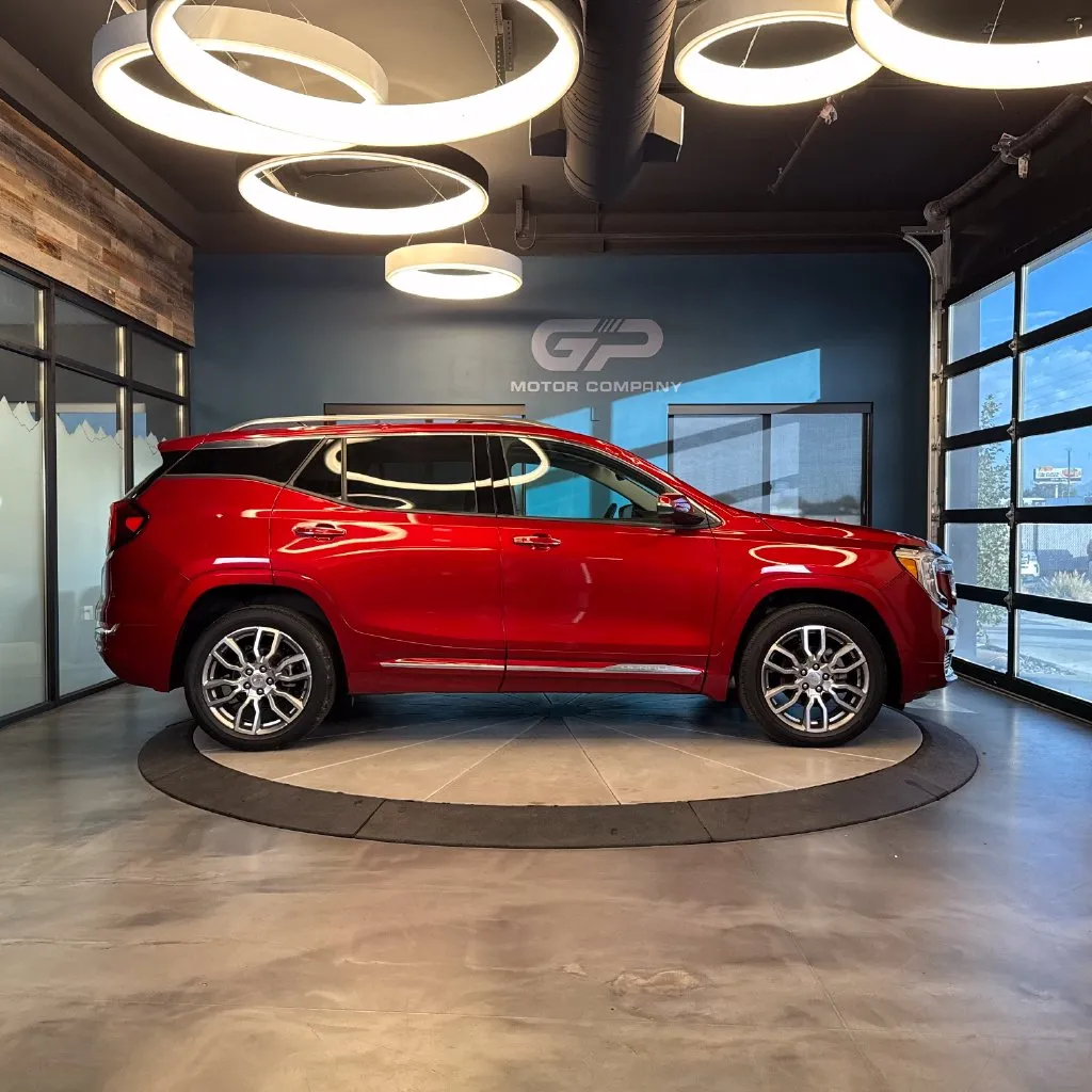 GMC Terrain photo 2