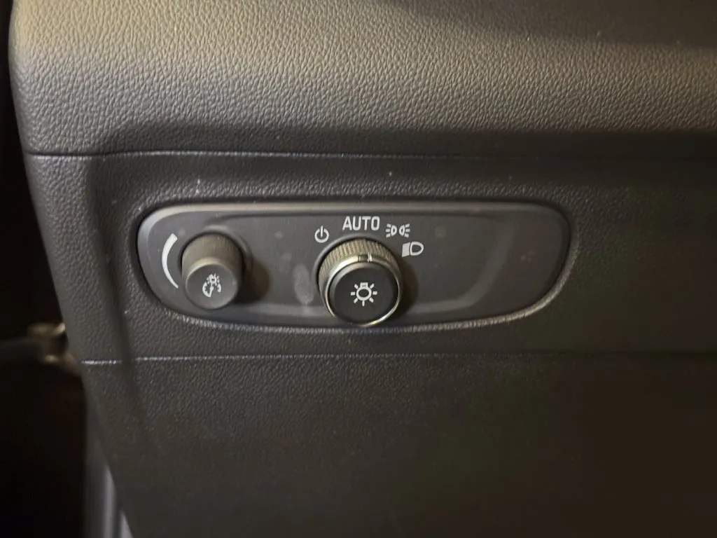 Buick Envision photo 18