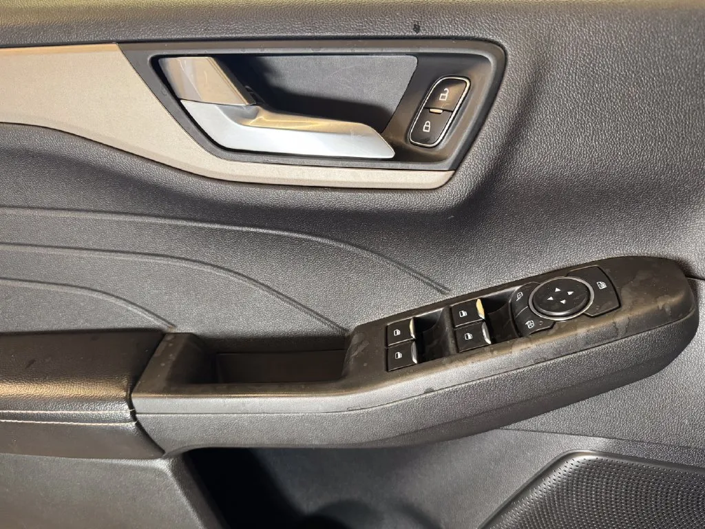 Ford Escape photo 19