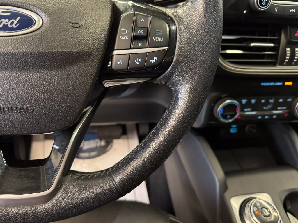 Ford Escape photo 12