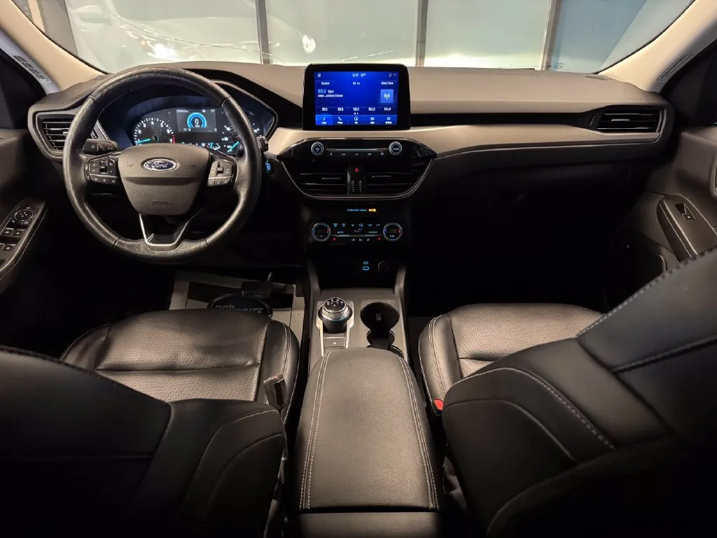 Ford Escape photo 9