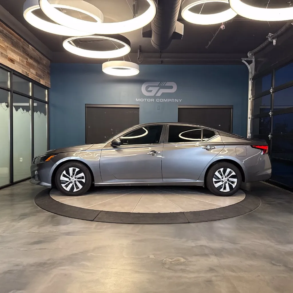 Nissan Altima photo 6
