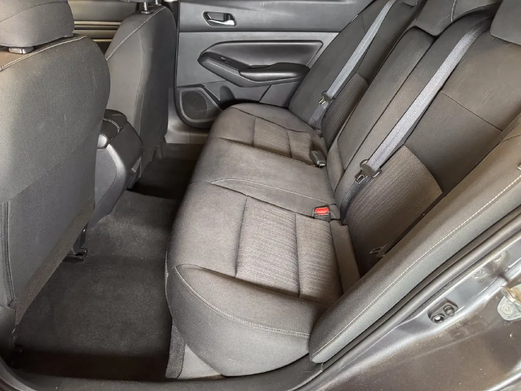 Nissan Altima photo 21