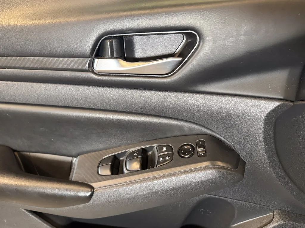 Nissan Altima photo 19