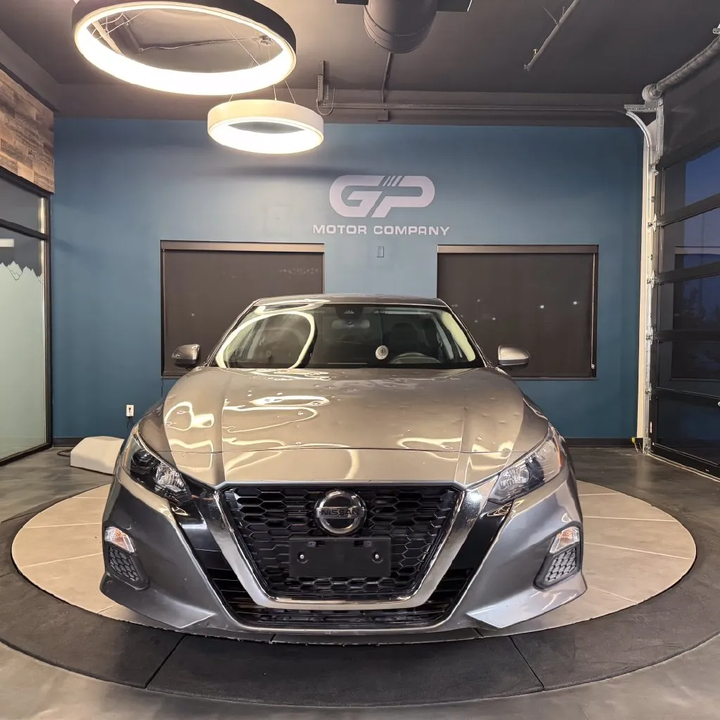 Nissan Altima photo 8