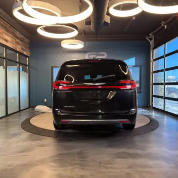 More photos of 2022 Chrysler Pacifica Touring L at GP Motor Company, UT