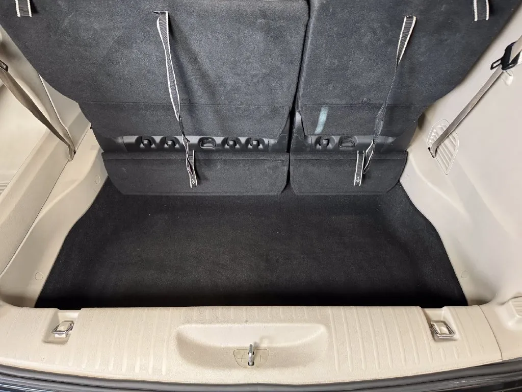 Chrysler Pacifica photo 22