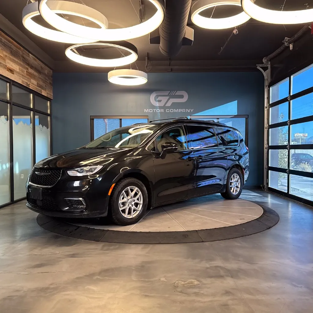 Chrysler Pacifica photo 7