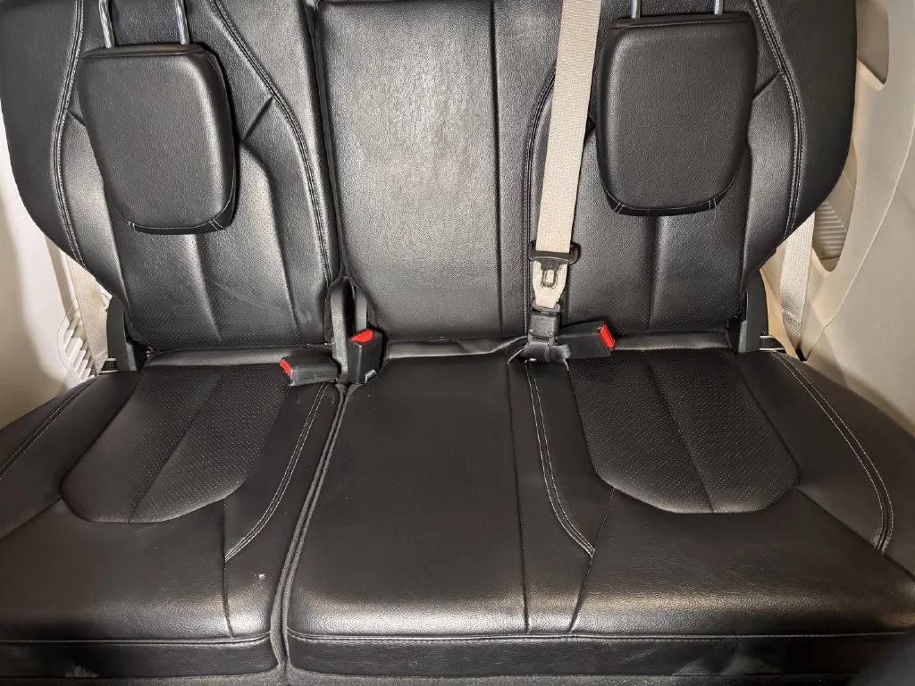 Chrysler Pacifica photo 21