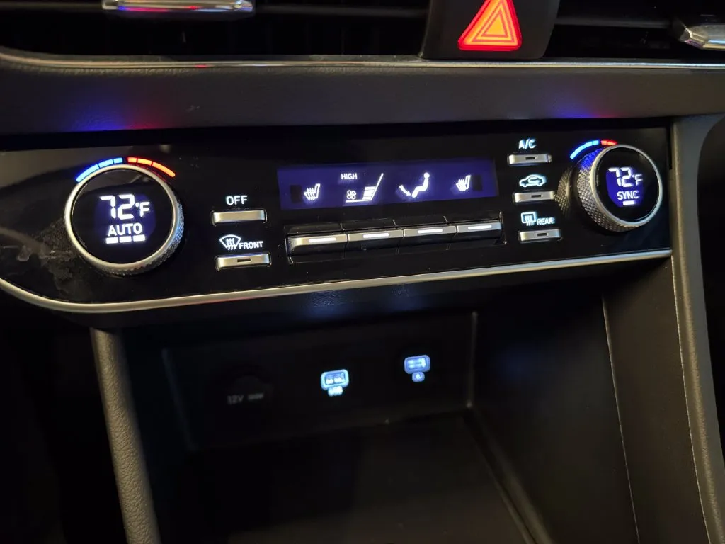 Hyundai Sonata photo 15