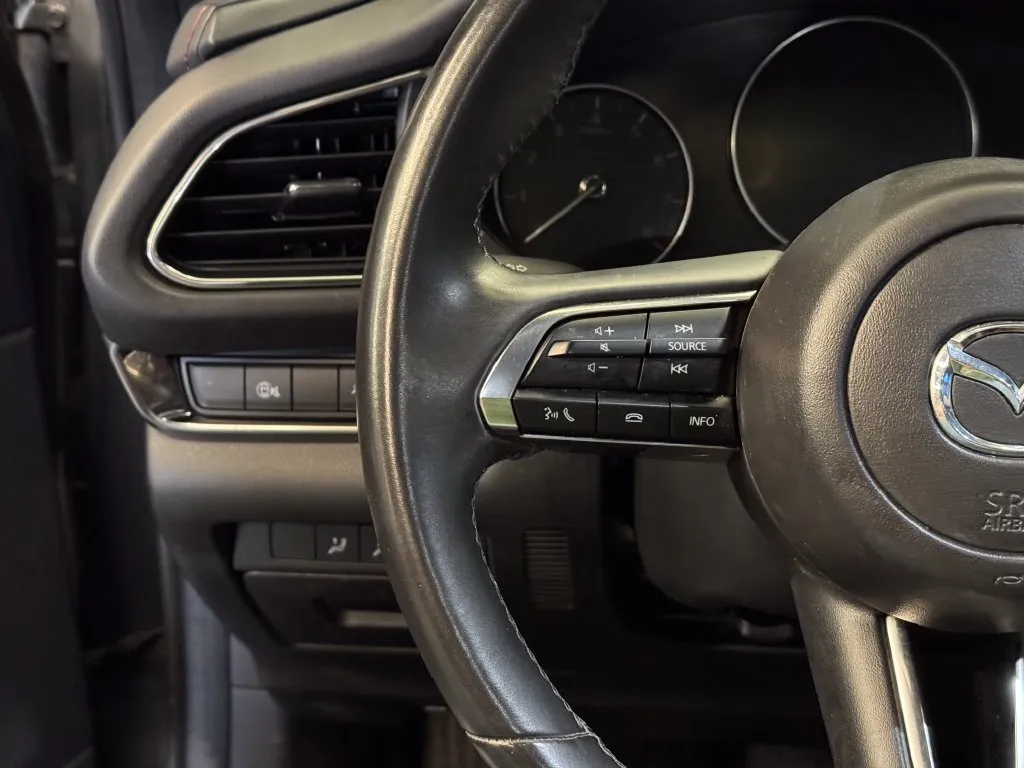 Mazda CX-30 photo 11