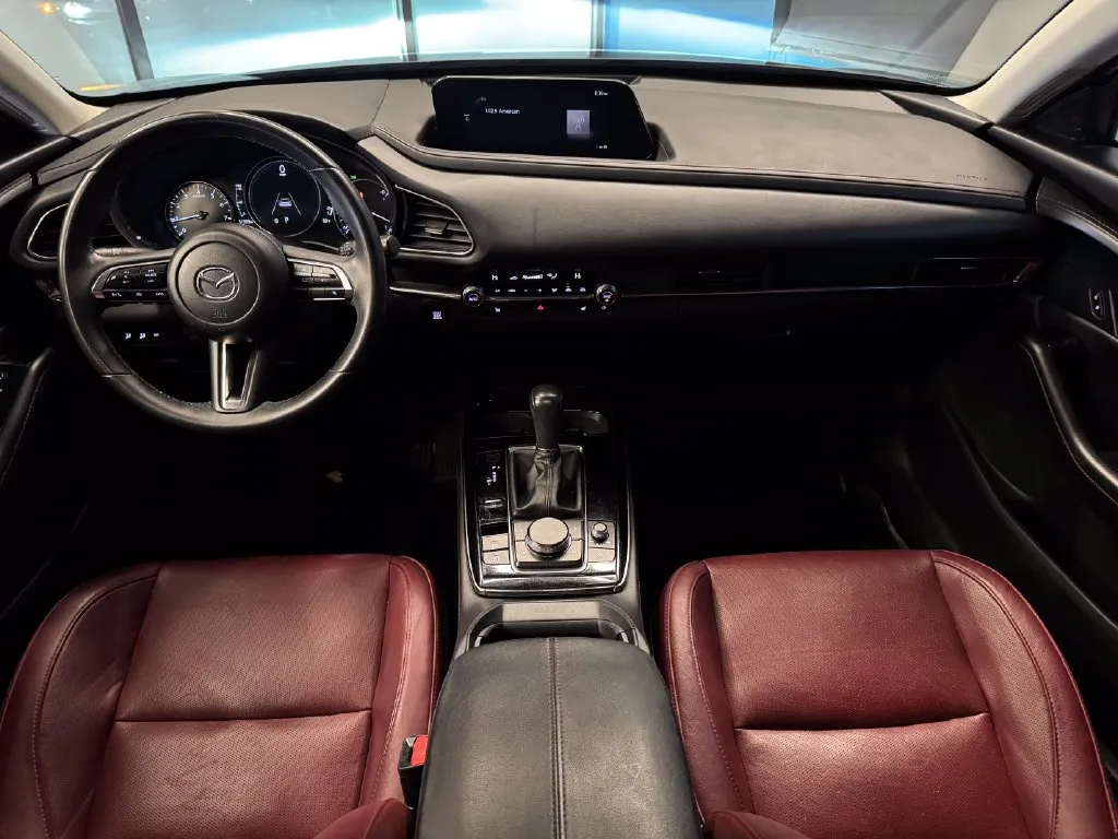 Mazda CX-30 photo 9
