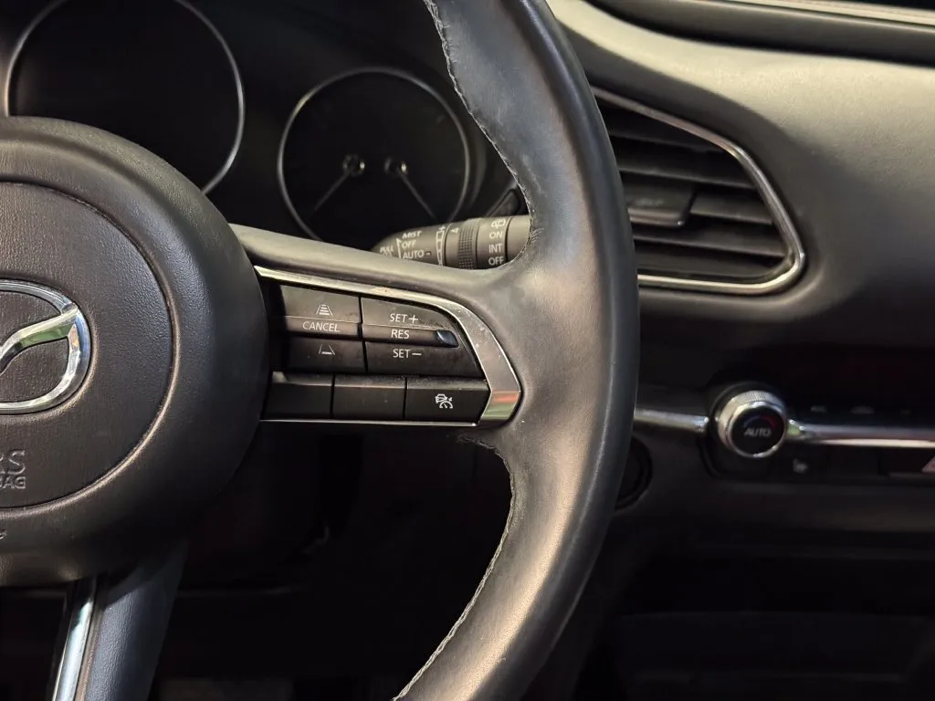 Mazda CX-30 photo 12