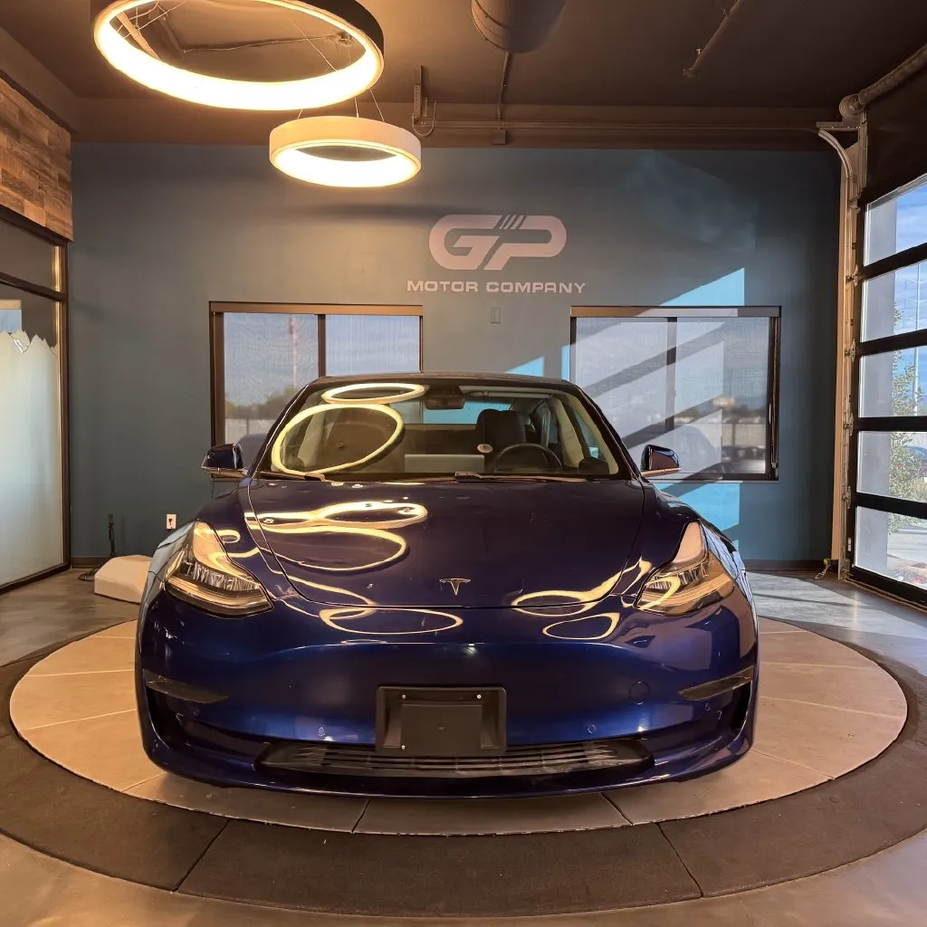 Tesla Model 3 photo 8