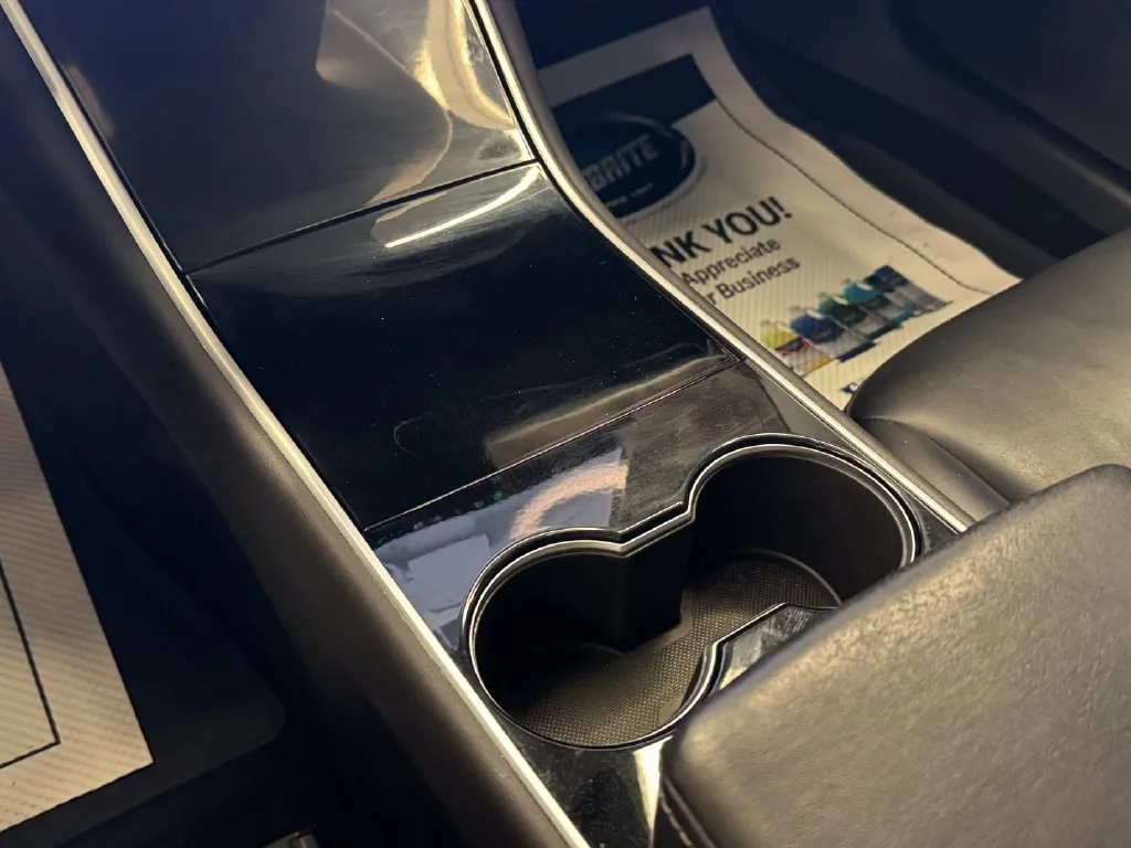 Tesla Model 3 photo 15