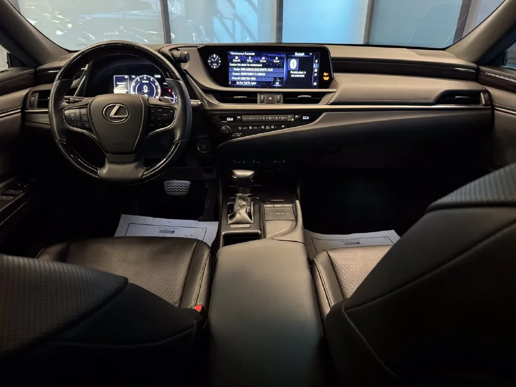 Lexus ES photo 9