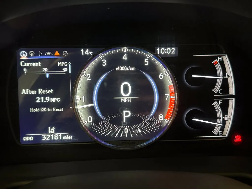 Lexus ES photo 10