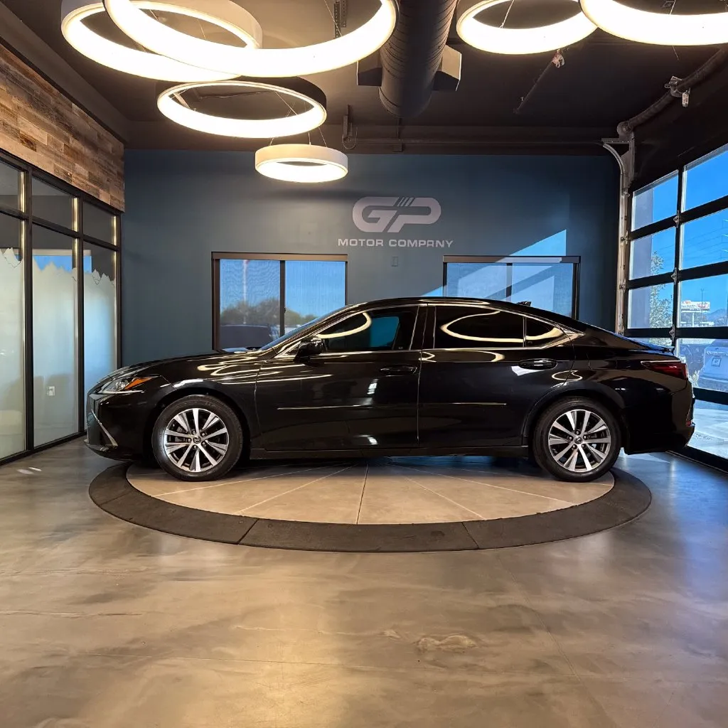 Lexus ES photo 6