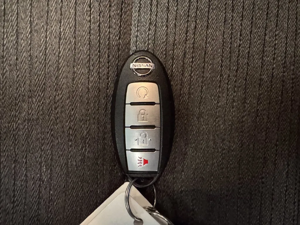 Nissan Rogue photo 17