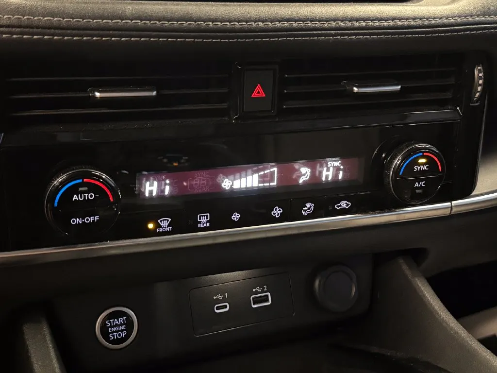 Nissan Rogue photo 15