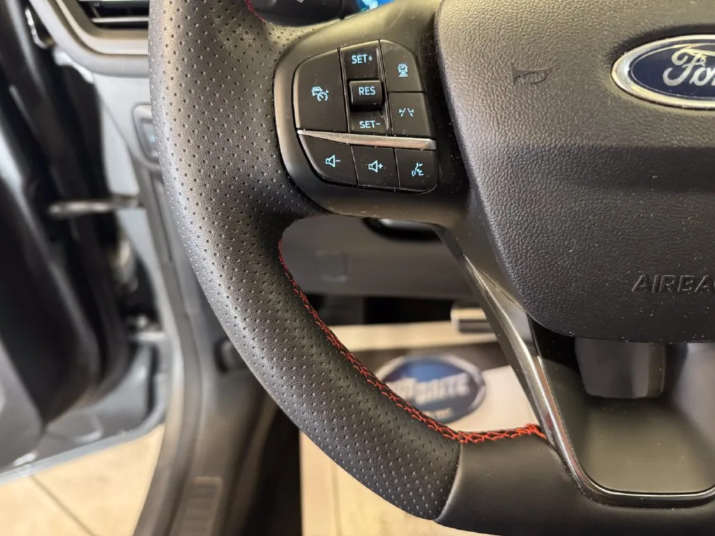 Ford Escape photo 11