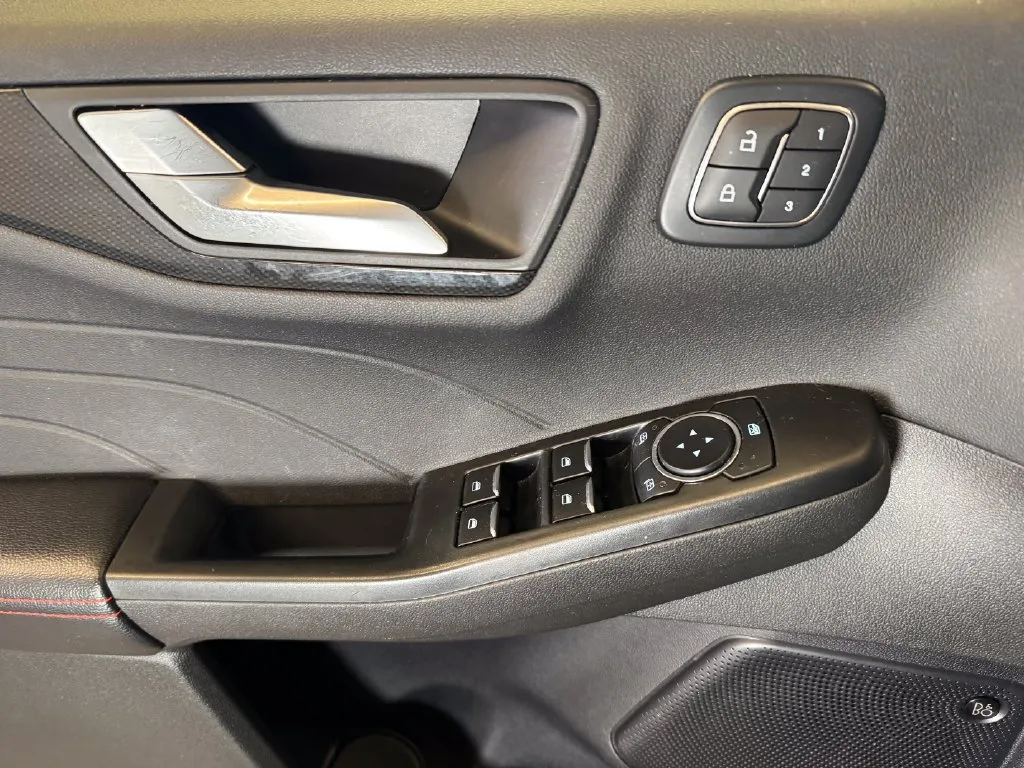 Ford Escape photo 19