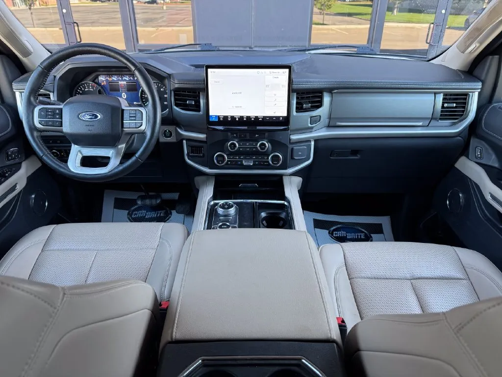 Ford Expedition photo 9