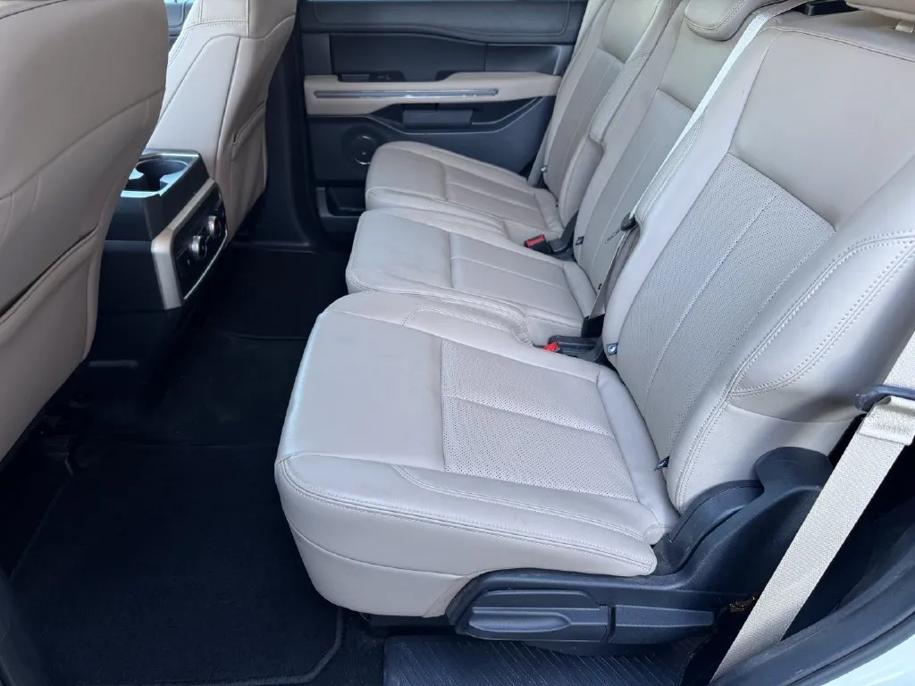 Ford Expedition photo 19