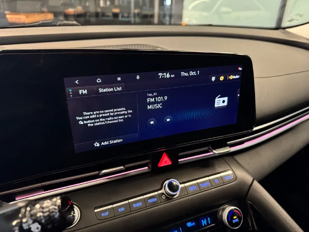 Hyundai Elantra photo 13