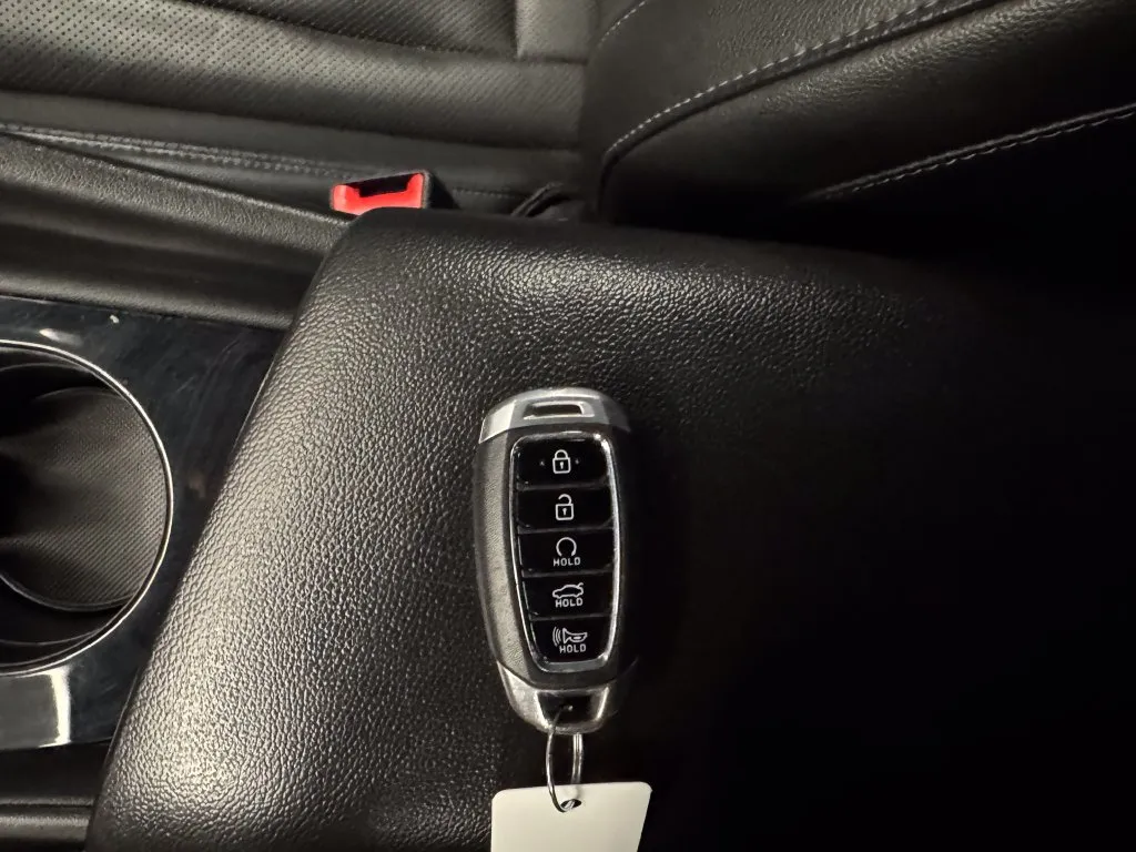 Hyundai Elantra photo 17