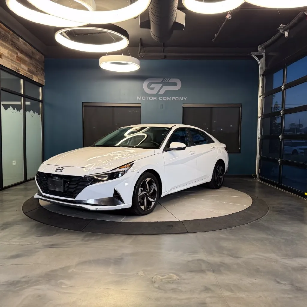 Hyundai Elantra photo 7
